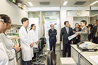 The delegation visits CAS Kunming Institute of Zoology-CUHK Joint Laboratory of Bio-resources and Molecular Research of Common Diseases